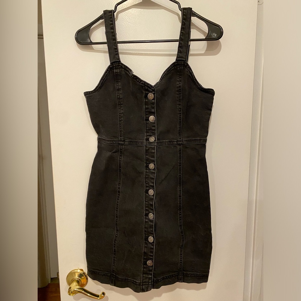 Forever 21 black denim dress size medium